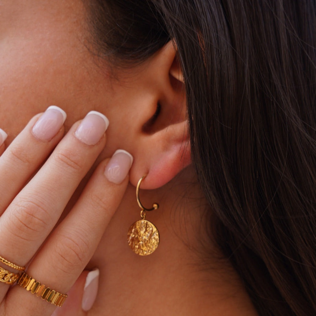 4. Choisis tes Boucles d'oreilles ou Earcuff