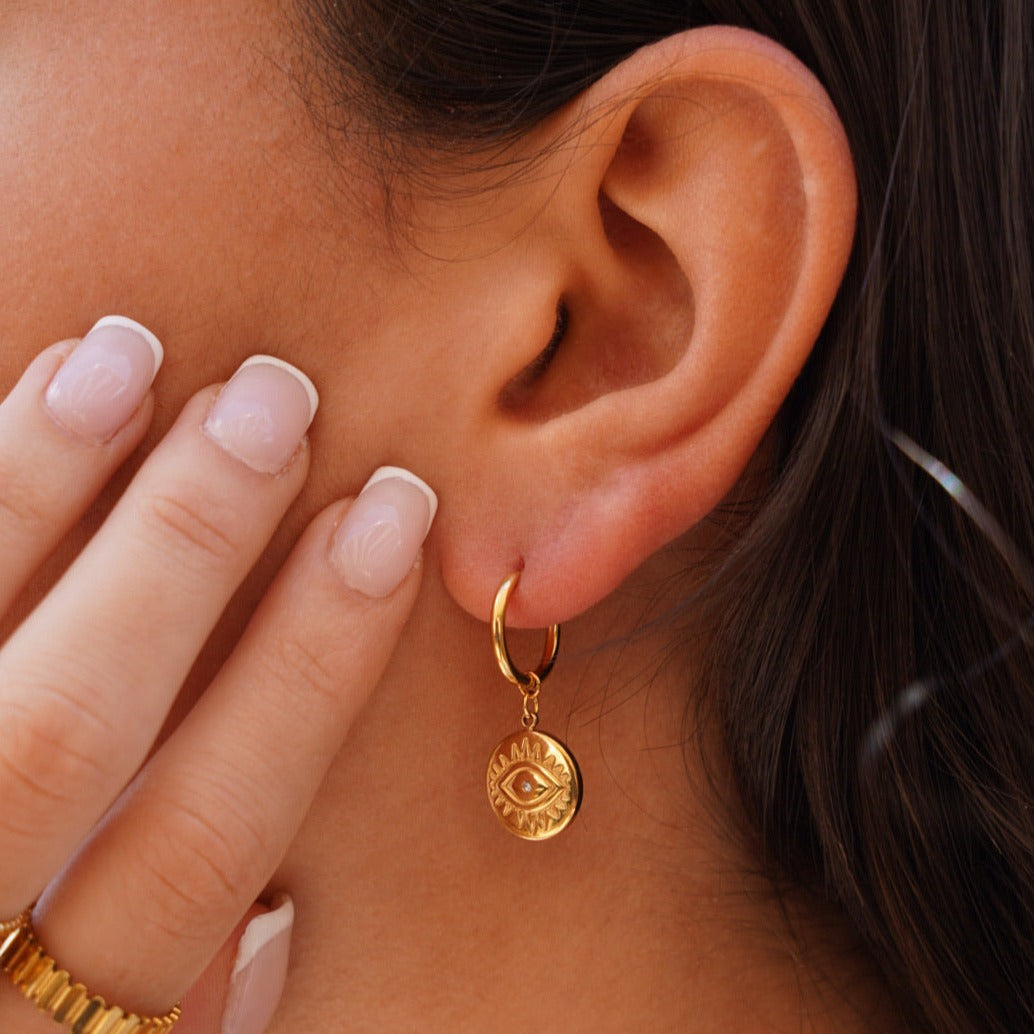 4. Choisis tes Boucles d'oreilles ou Earcuff