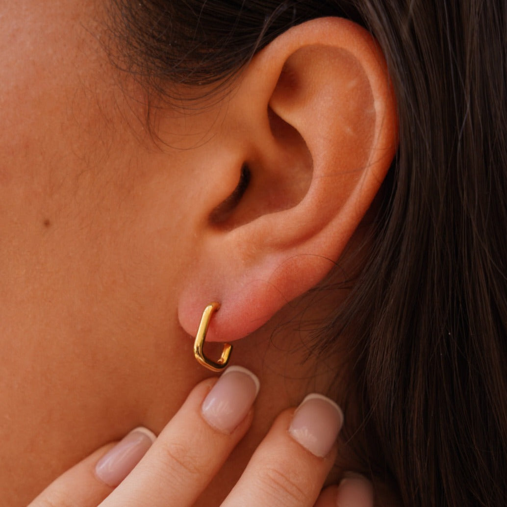 4. Choisis tes Boucles d'oreilles ou Earcuff