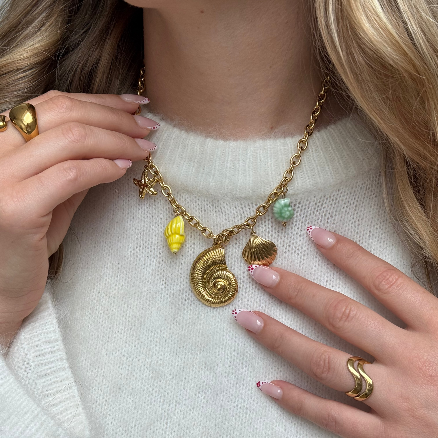 Collier Shell